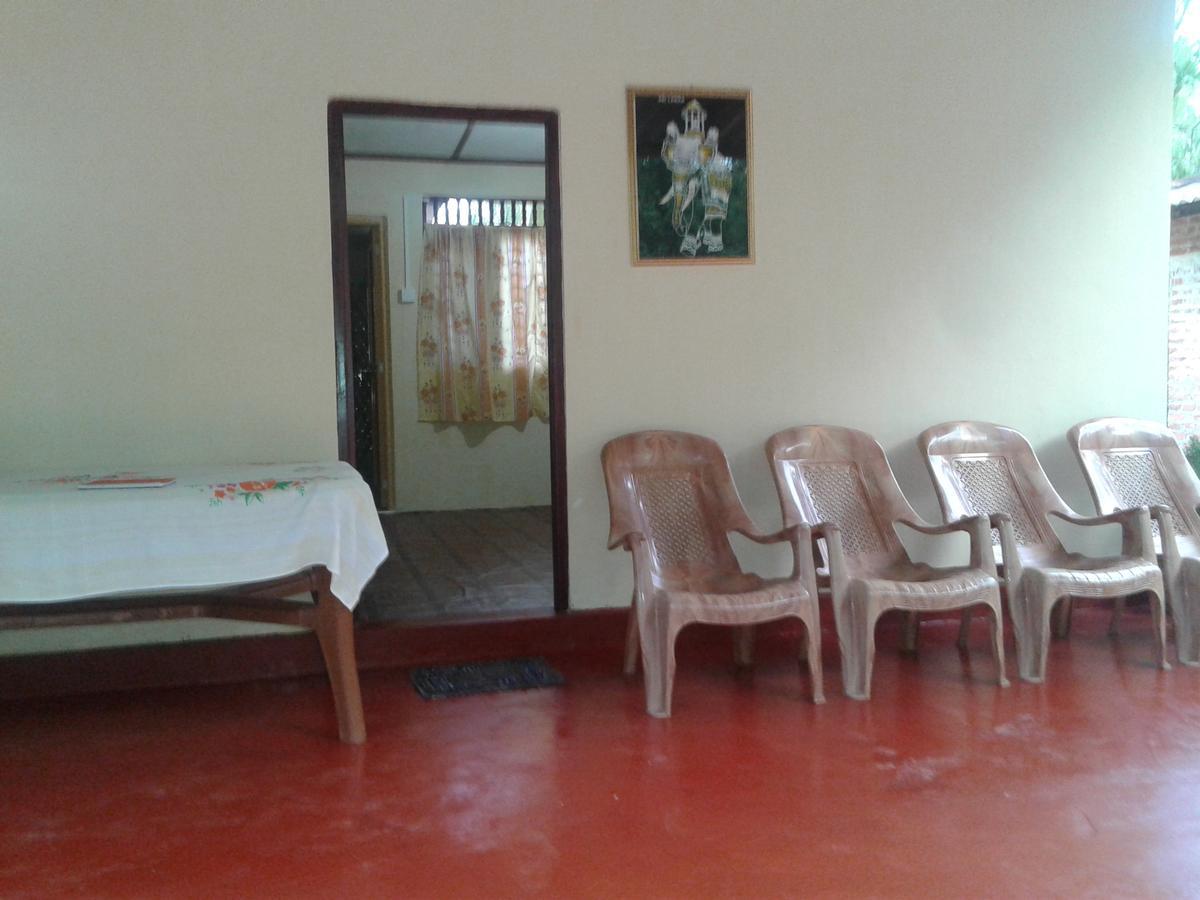 Pinthu Home Stay Sigiriya Bagian luar foto