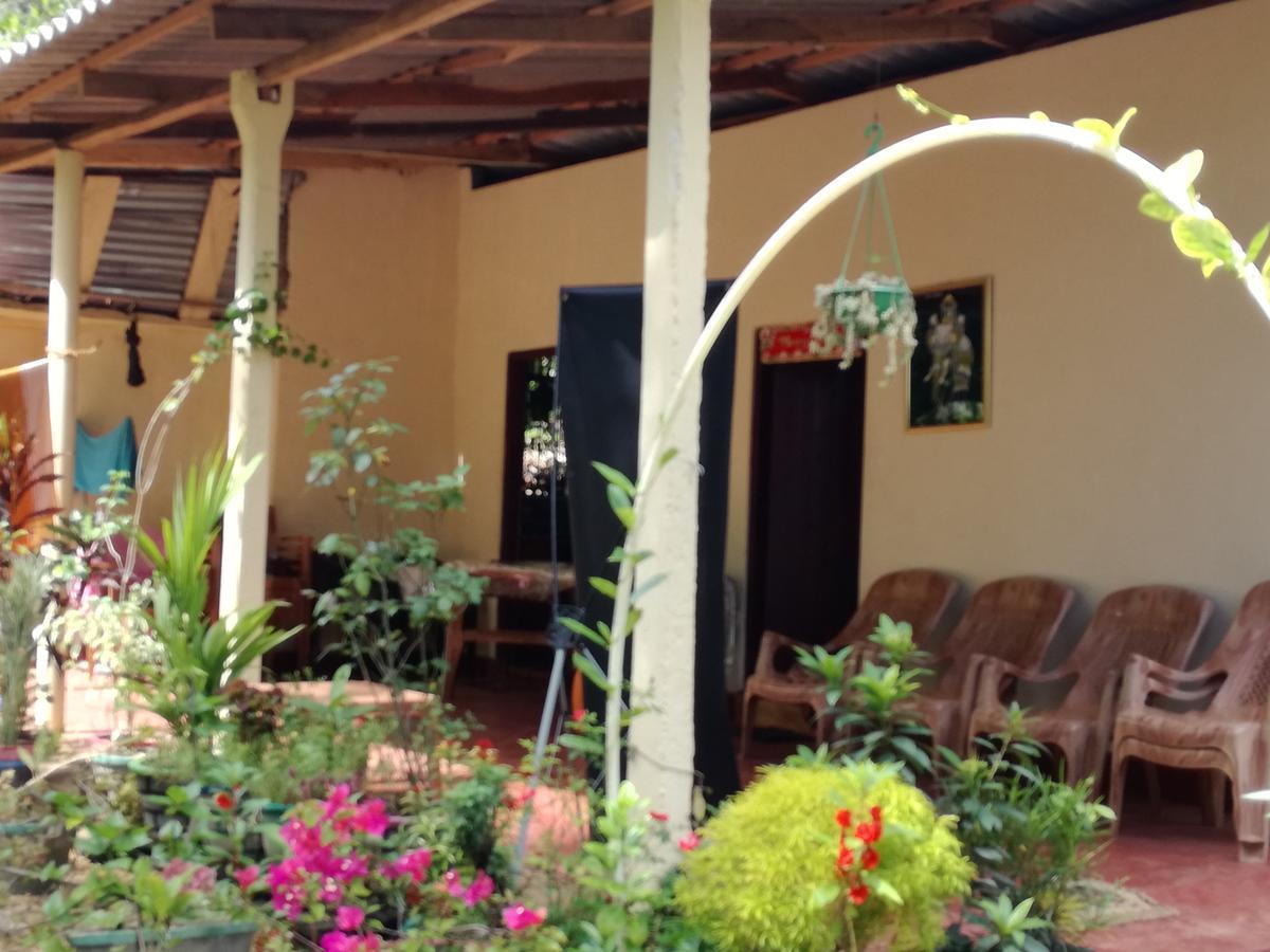 Pinthu Home Stay Sigiriya Bagian luar foto