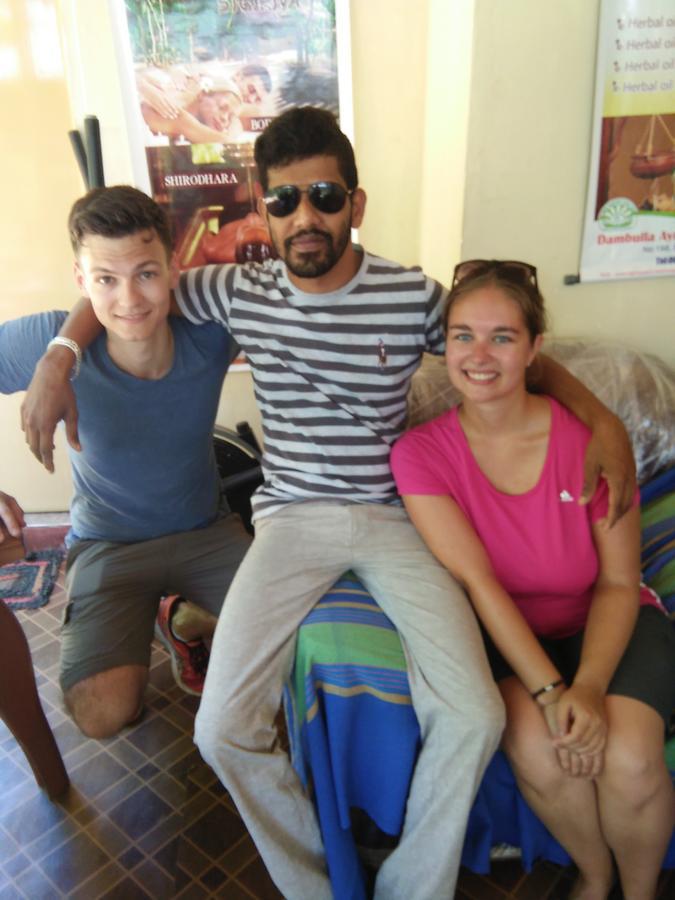 Pinthu Home Stay Sigiriya Bagian luar foto
